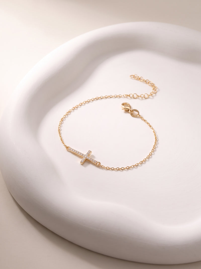 Pulsera de cadena con cruz horizontal pavé