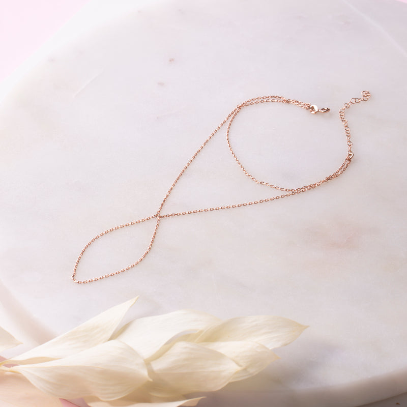Pulsera cadena de mano con lazo para el dedo